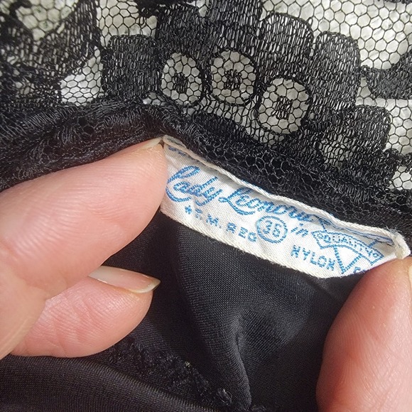 Vintage Lady Leonora Black Lace Trim Nylon Slip Midi Dress Sz 36 US 10 Goth Sexy - Picture 4 of 16